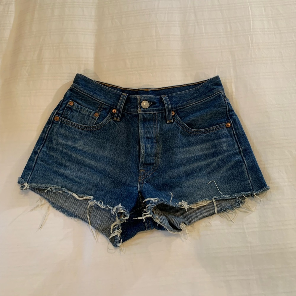 Levi’s Denim High Waisted Shorts Size 24